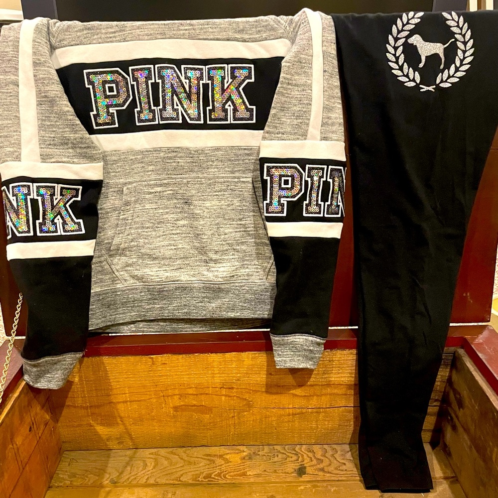 VICTORIA SECRET “PINK” Bling matching set, NWOT, Excellent condition